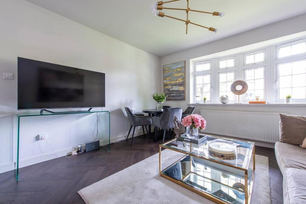 2 Bedroom Modern Urban Sanctuary 1Cc - Cherrydeal ロンドン エクステリア 写真