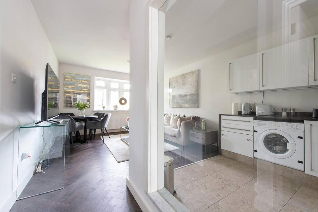 2 Bedroom Modern Urban Sanctuary 1Cc - Cherrydeal ロンドン エクステリア 写真